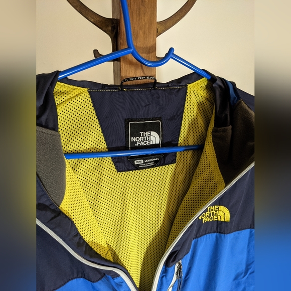 The North Face Windbreaker - Picture 3 of 3